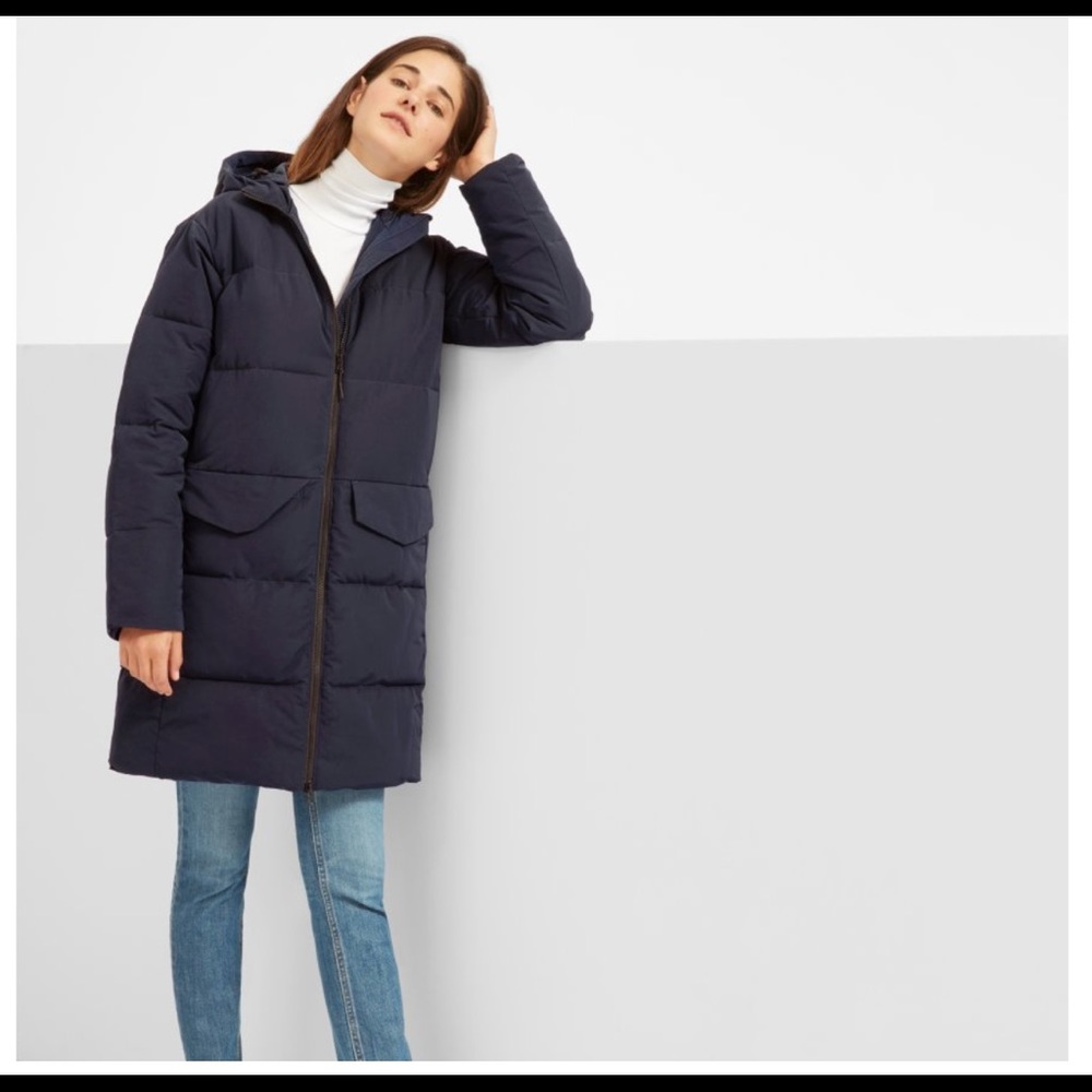 Everlane - The Long Puffer Jacket in Navy in XS